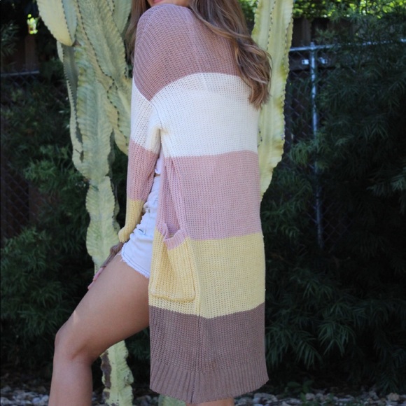 🆕 Color Block Cardigan with Pockets - Picture 4 of 6